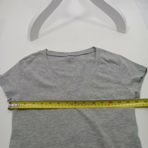 🔥4/$20 Love To Love Classic V-Neck Tee Medium - Picture 8 of 12